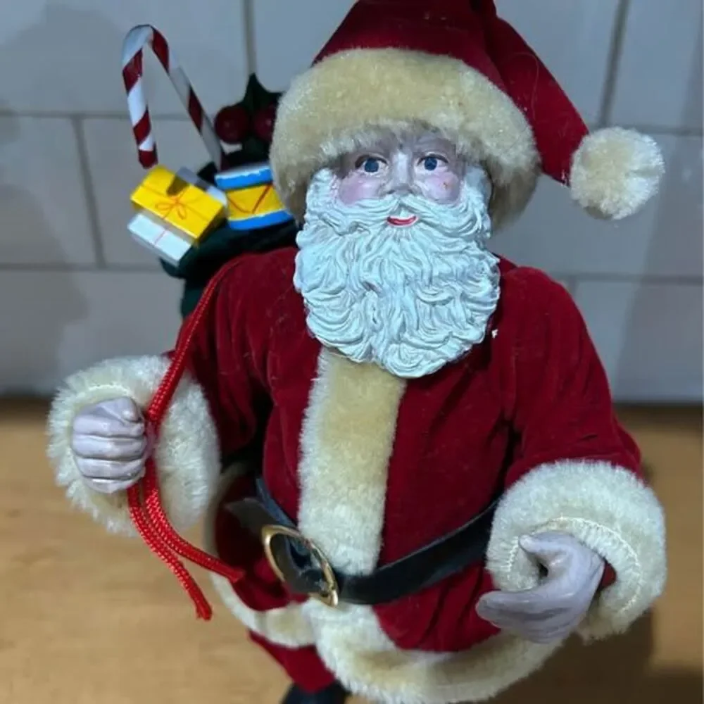 Vintage Taiwan Santa Claus Figure